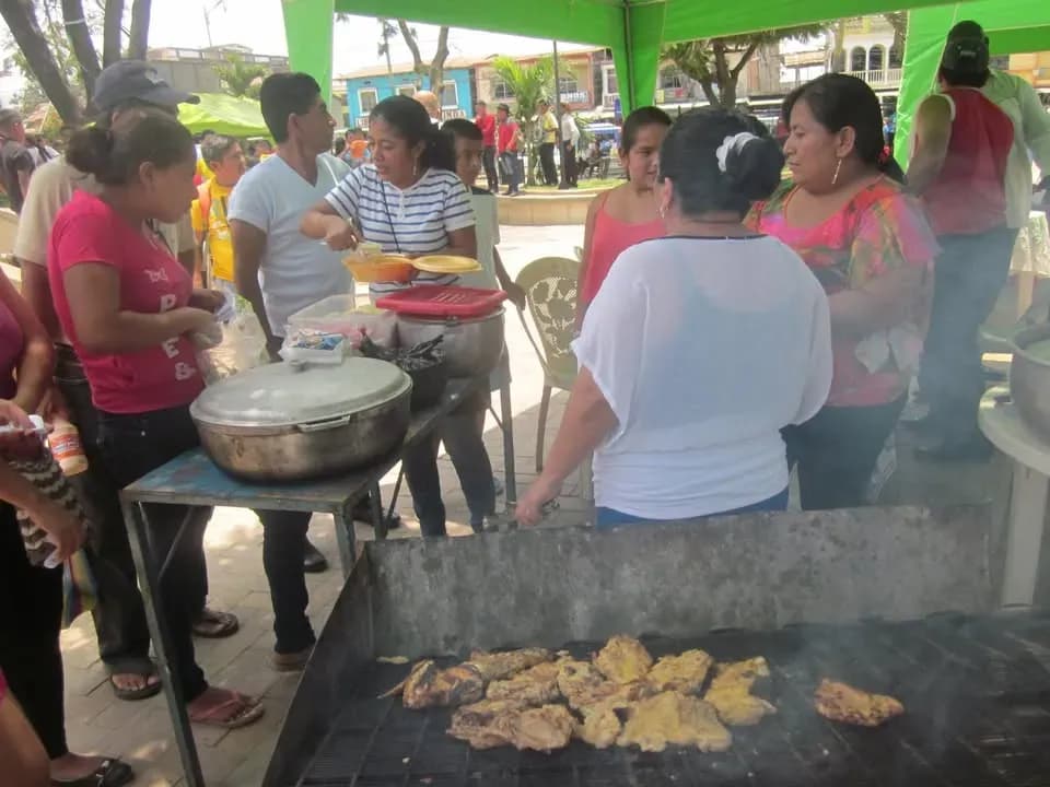Líderes promueven platos típicos en Pedro Carbo