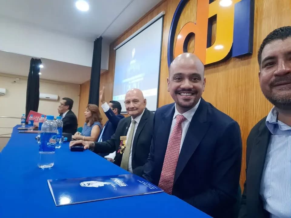 LIRES en ceremonia de incorporación de la XII promoción