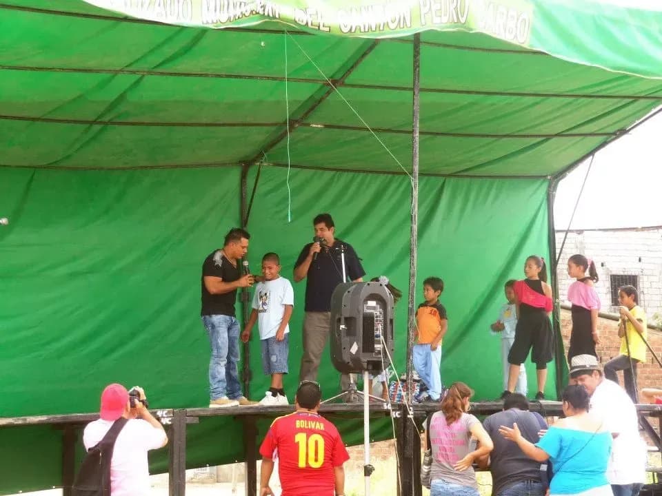 Unidos por los jóvenes de Pedro Carbo