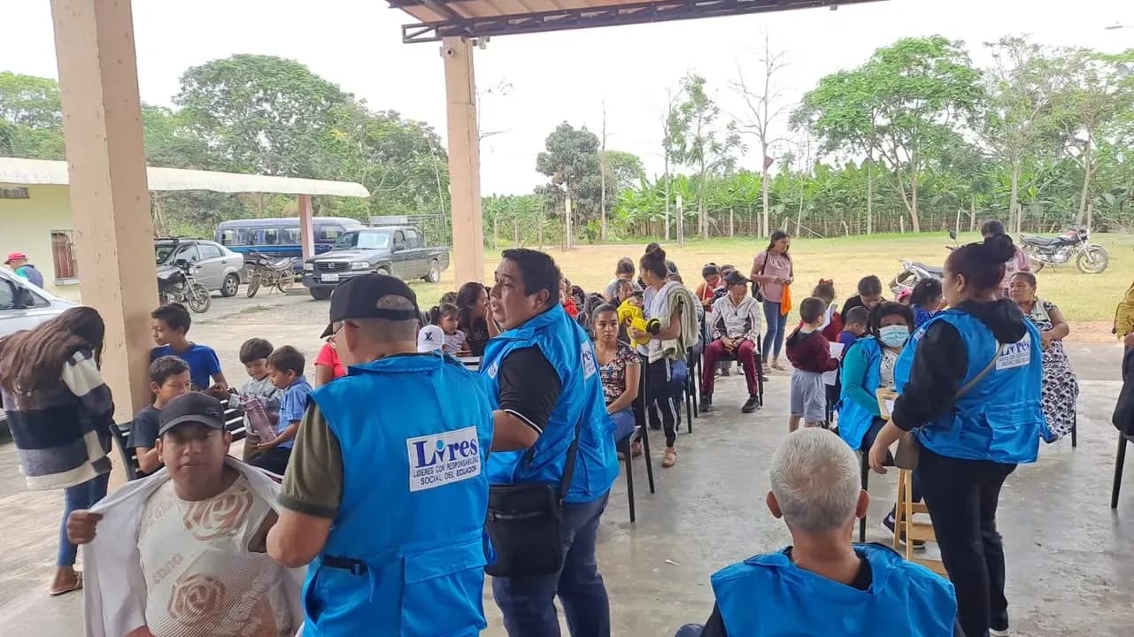 120 personas atendidas en brigada médica gratuita en Naranjal