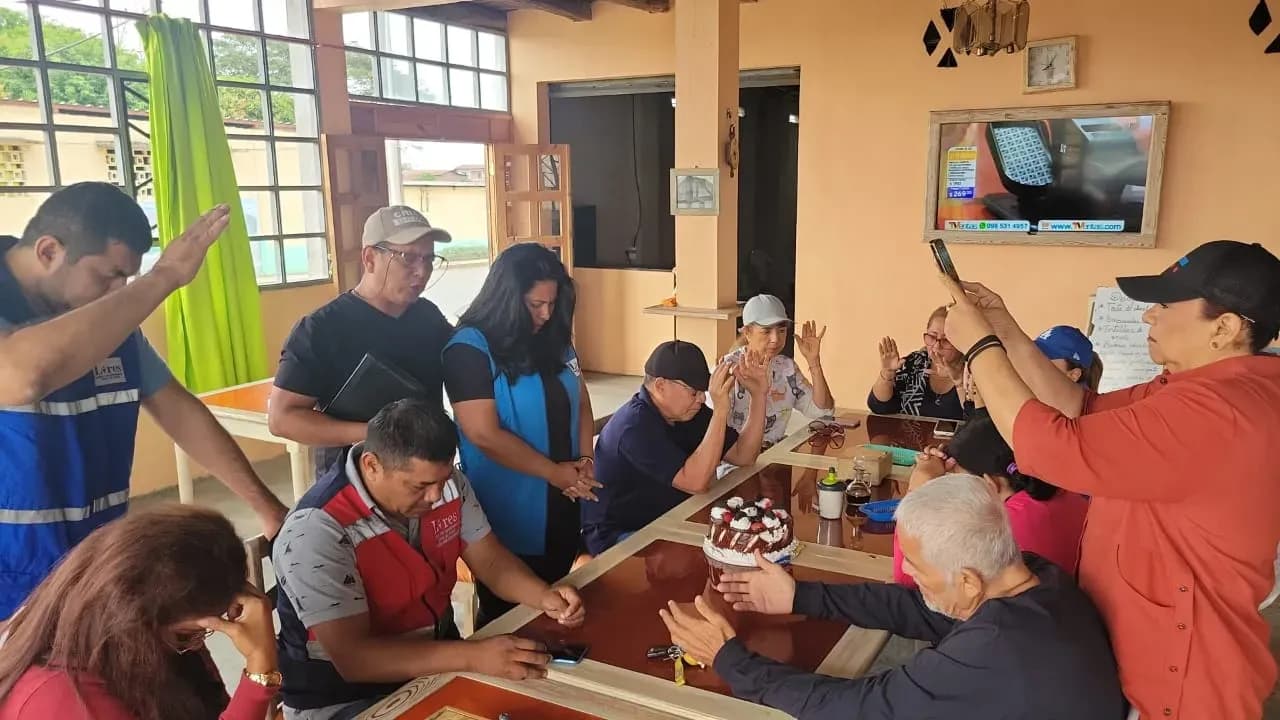 70 personas atendidas en brigada médica en Paján