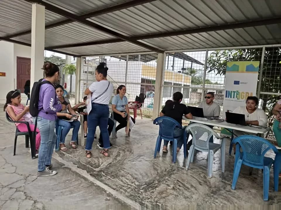 Atención integral a migrantes refugiados en Pedro Carbo