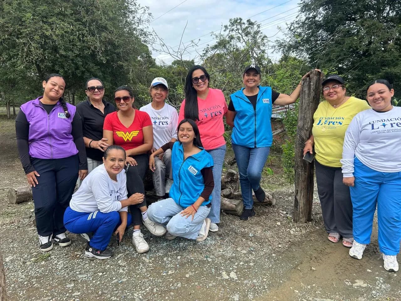 Brigada médica en Nobol beneficia a 114 personas en el recinto San José