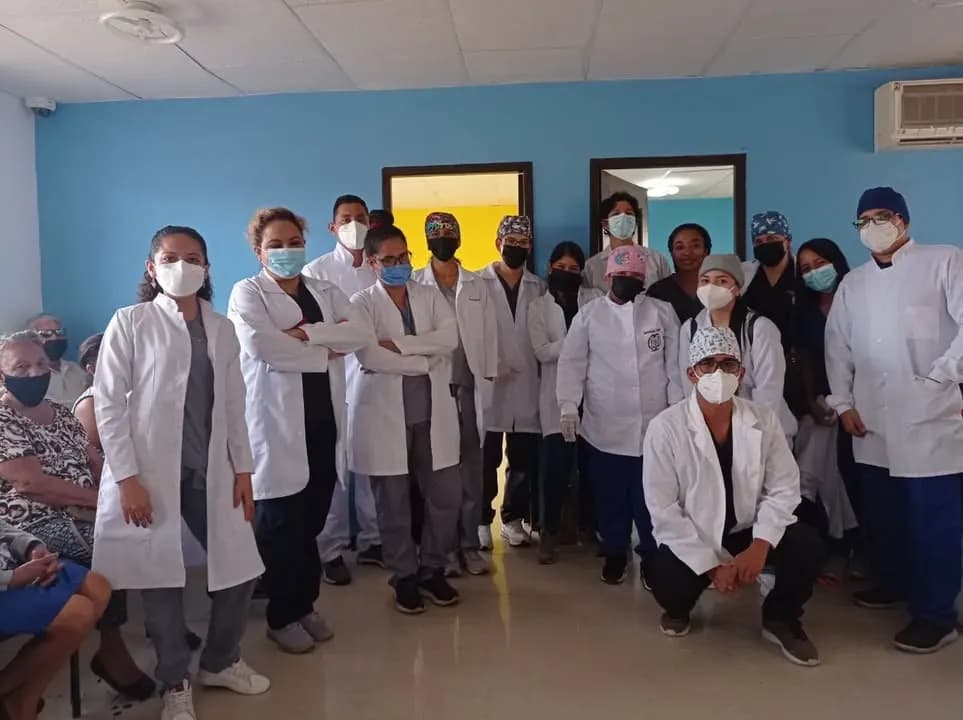Fundación LIRES brinda atención odontológica a 110 personas en Guayas