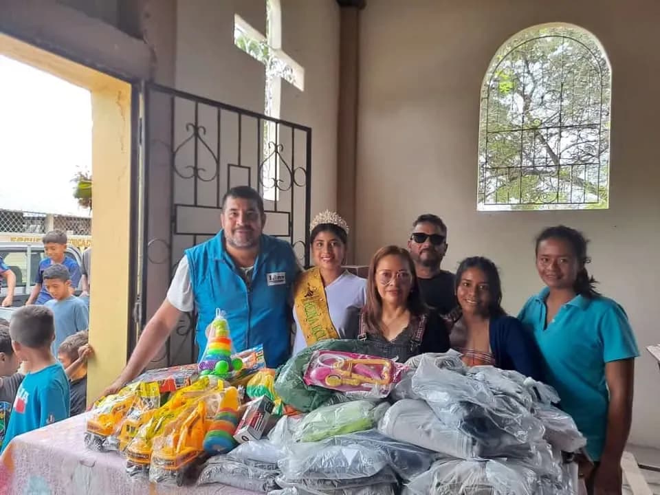 Fundación LIRES lleva alegría a Lomas de Sargentillo