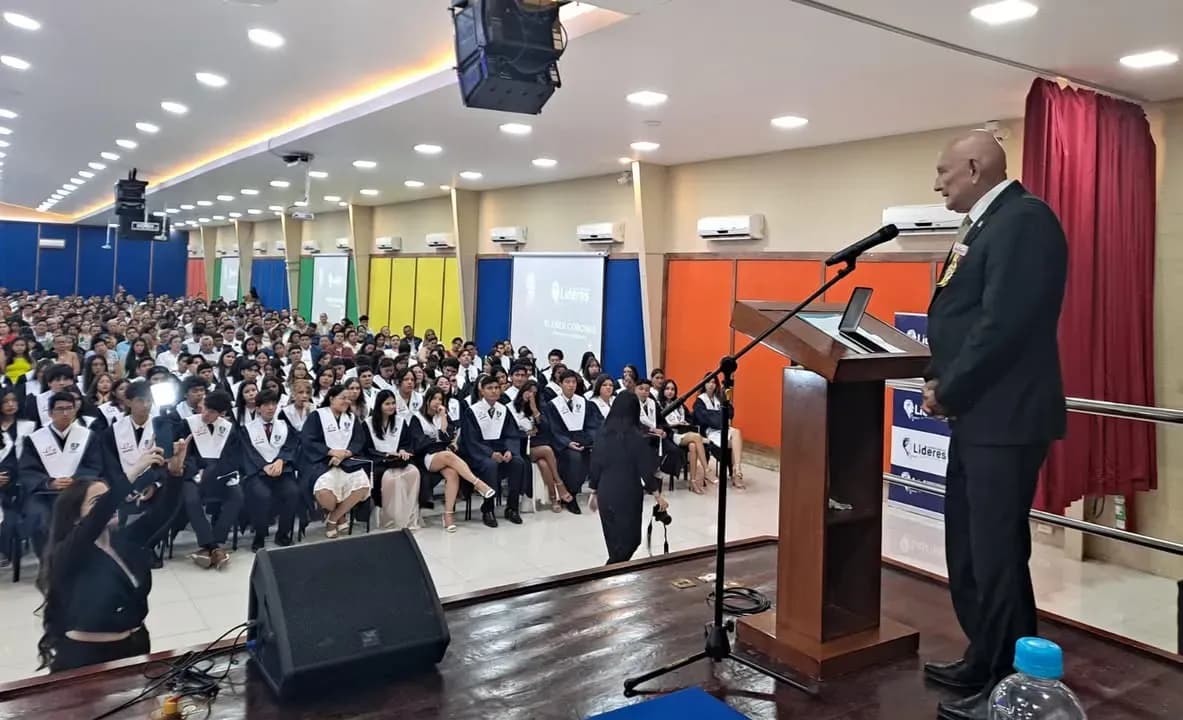 LIRES en ceremonia de incorporación de la XII promoción