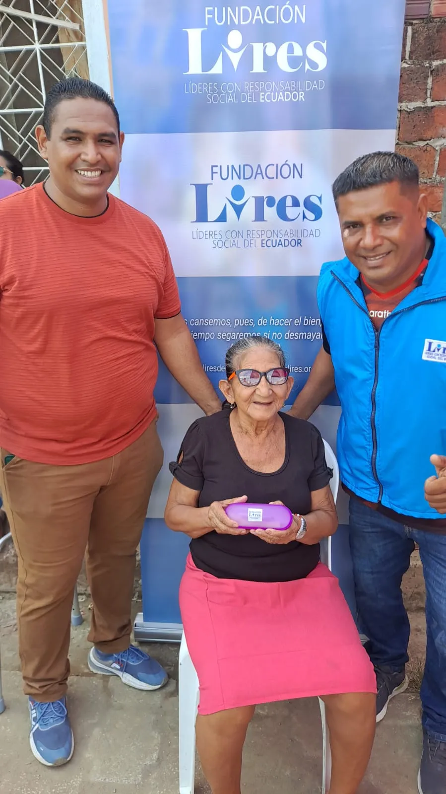 Brigada médica en Nobol beneficia a Barrio Lindo