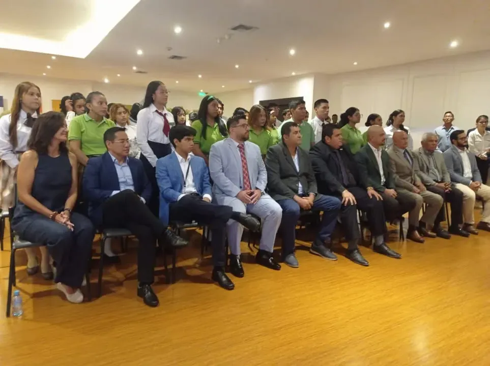 100 jóvenes beneficiados en Vacacional Competencias Lideres