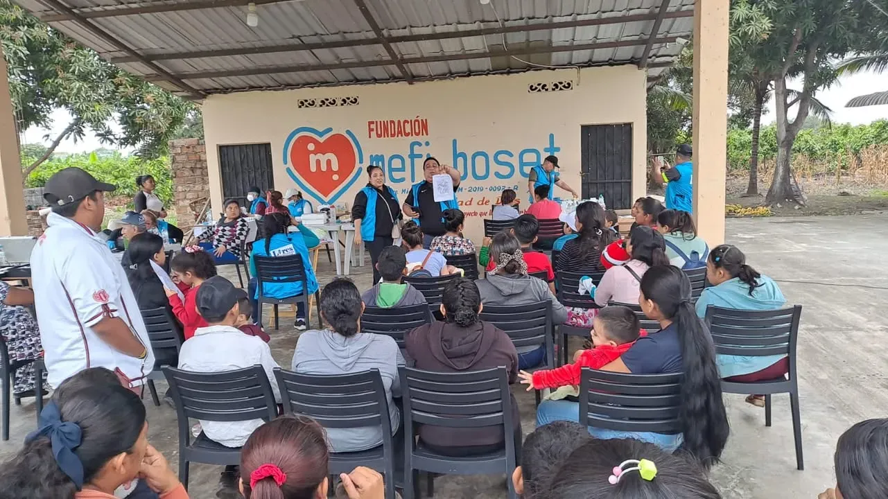 120 personas atendidas en brigada médica gratuita en Naranjal