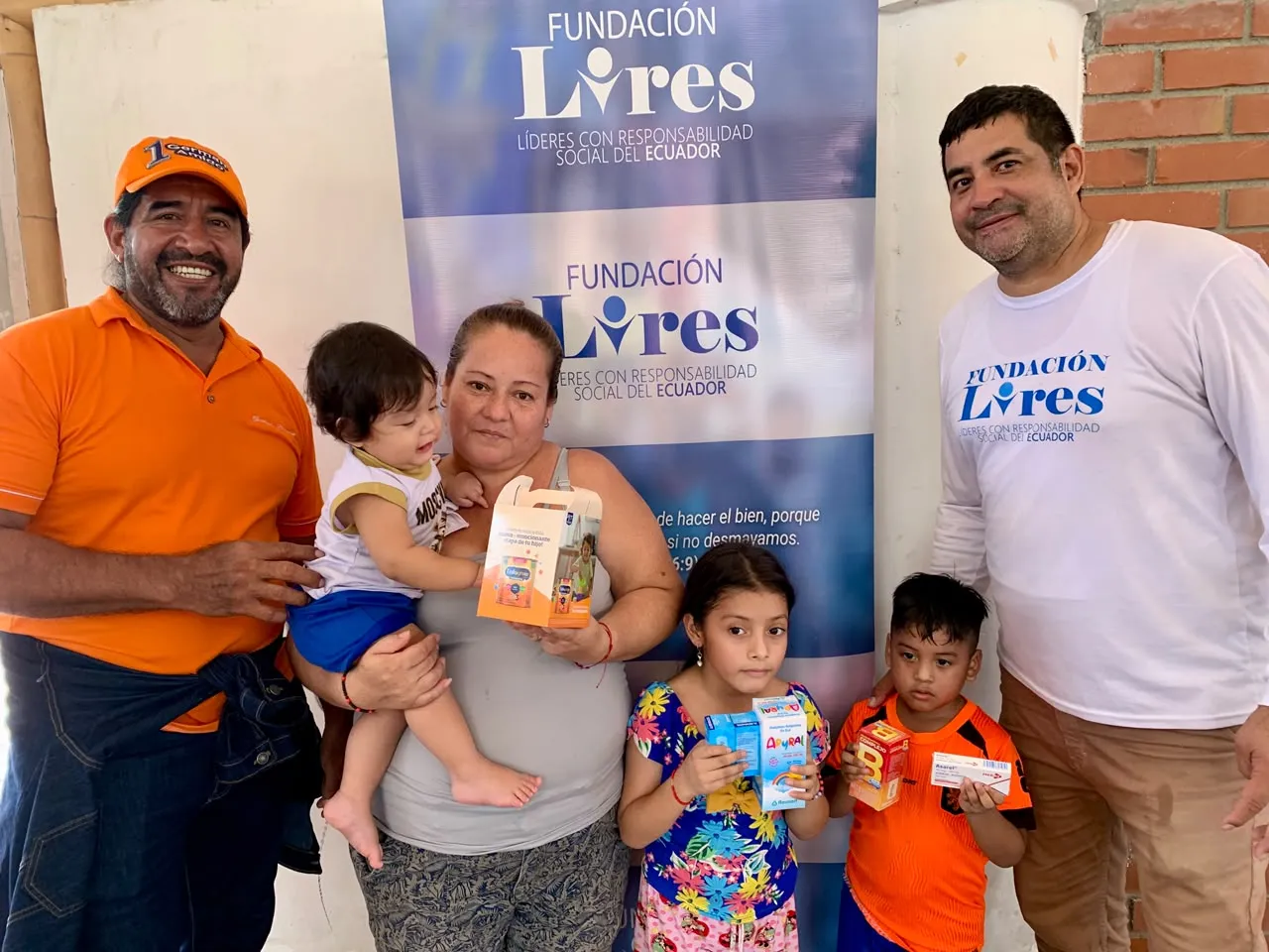 Brigada médica en Nobol beneficia a 187 personas en Petrillo
