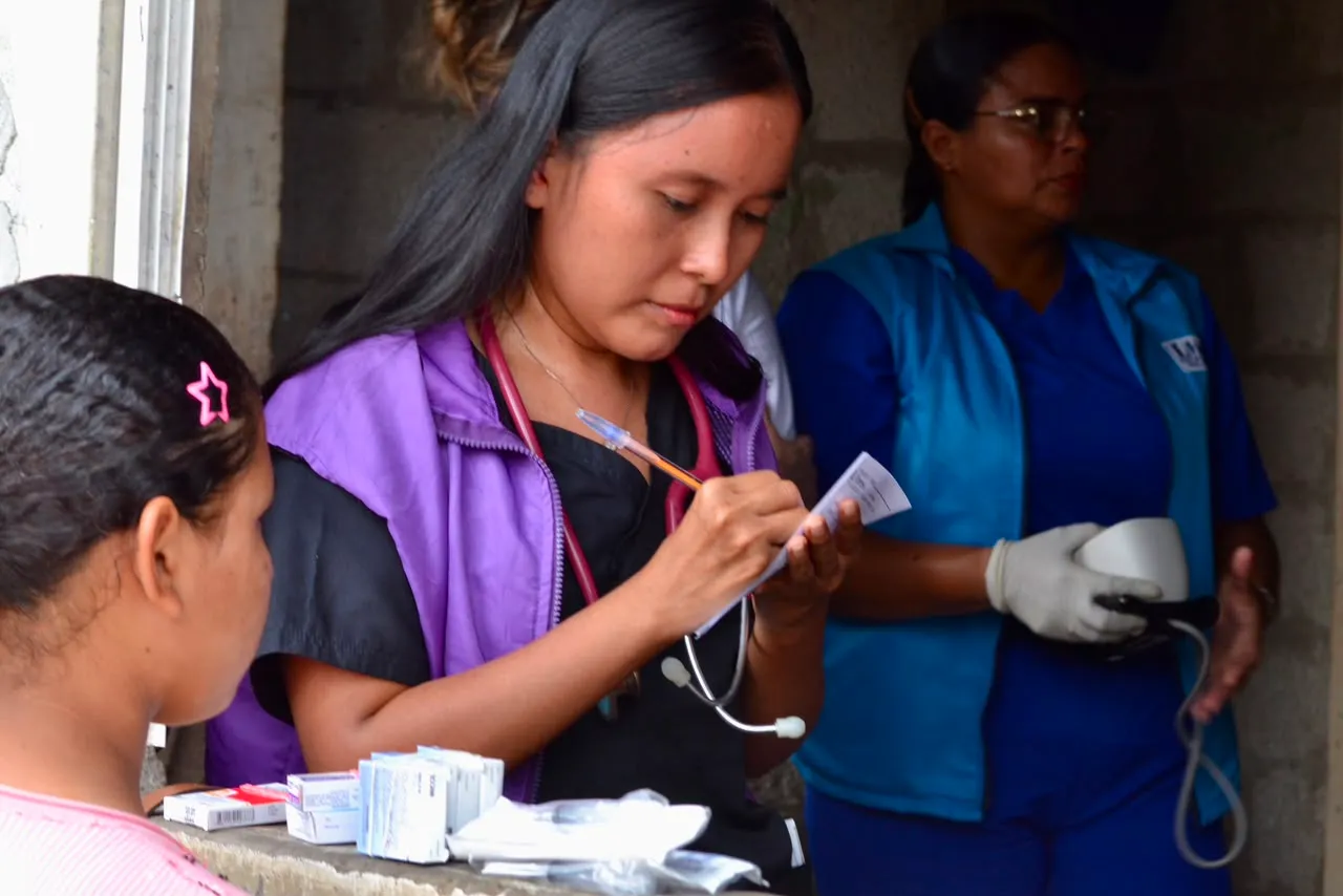 Brigada médica en Santa Lucía beneficia a El Pescado