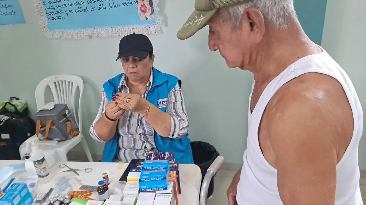 70 adultos mayores recibieron atención médica en Nobol