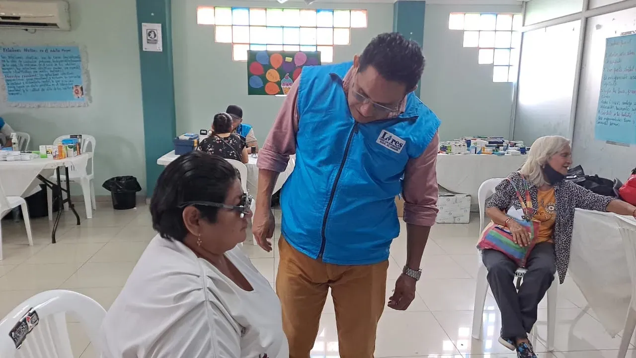 70 adultos mayores recibieron atención médica en Nobol