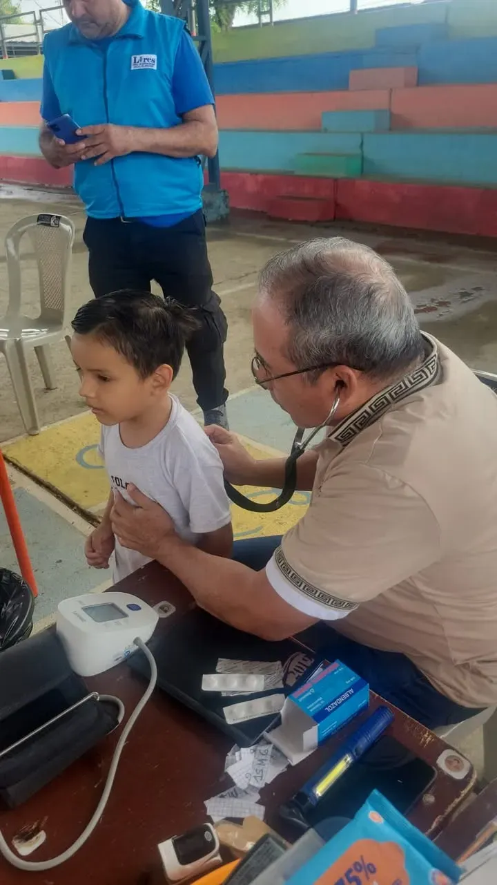 70 personas atendidas en brigada médica en Isidro Ayora
