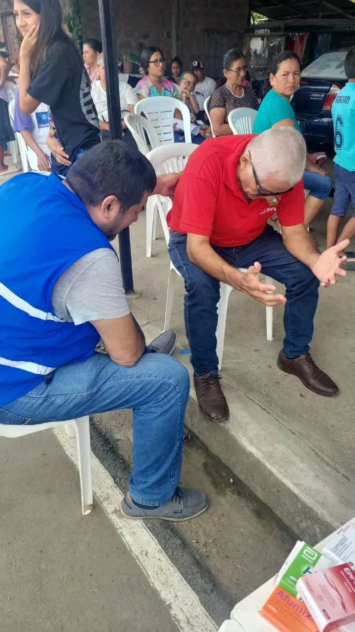 70 personas atendidas en brigada médica en Pedro Carbo