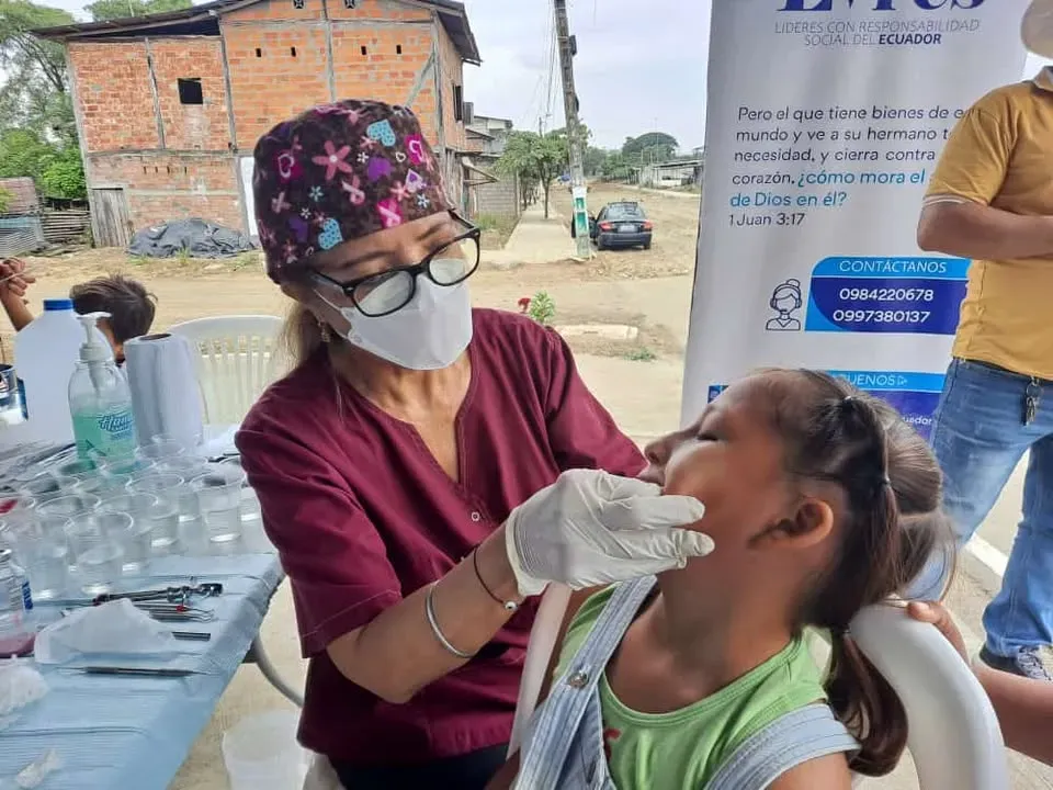 70 personas atendidas en brigada médica en Pedro Carbo
