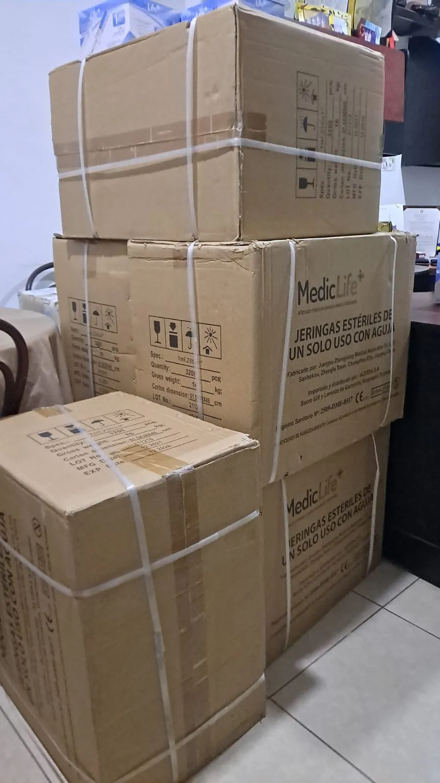 Donación de jeringas de insulina en Fundación LIRES