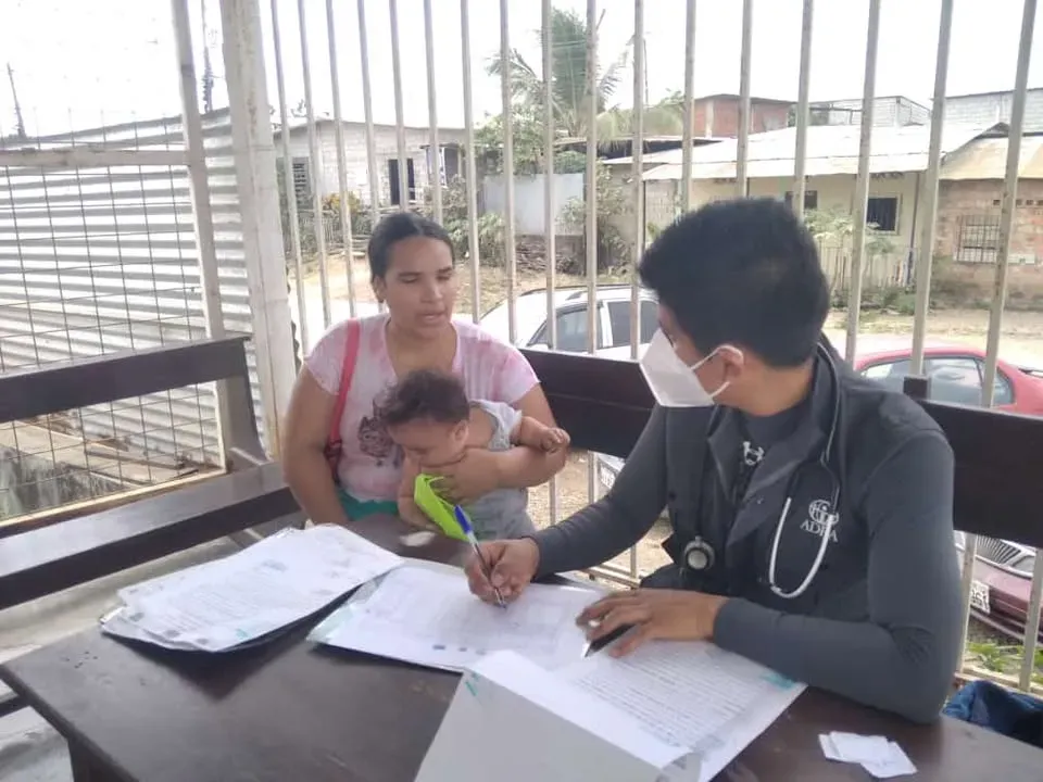 Atención integral a migrantes refugiados en Pedro Carbo