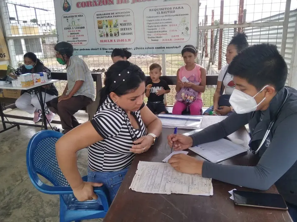 Atención integral a migrantes refugiados en Pedro Carbo