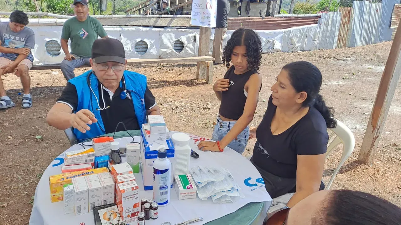 Brigada médica gratuita en Casas Viejas