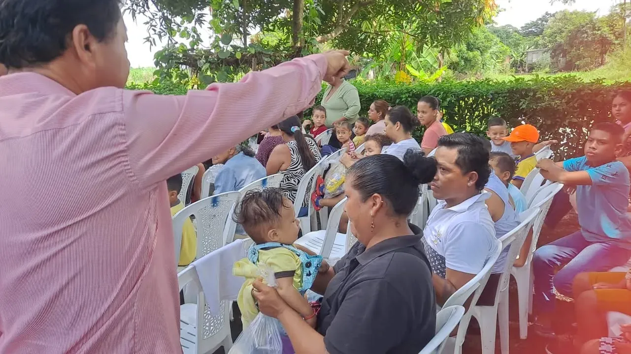 Brigada médica gratuita en Juján