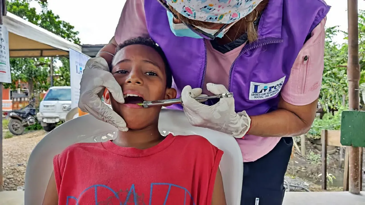 Brigada médica gratuita en Juján