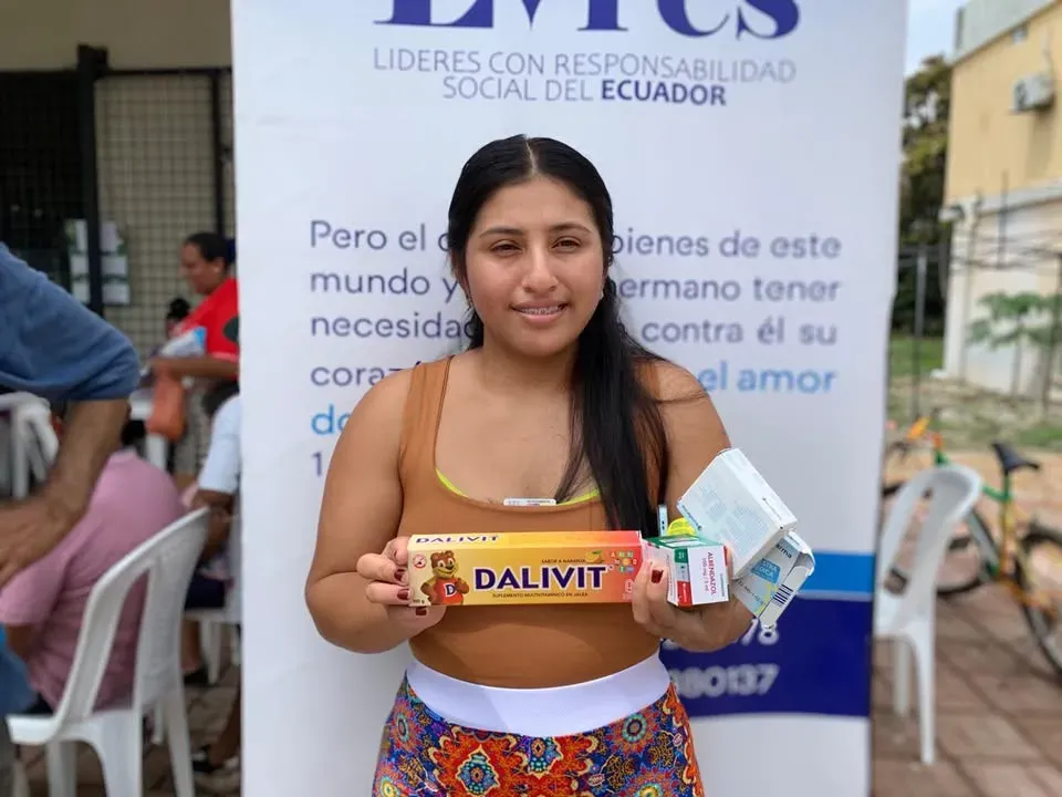 Brigada médica gratuita en Lomas de Sargentillo