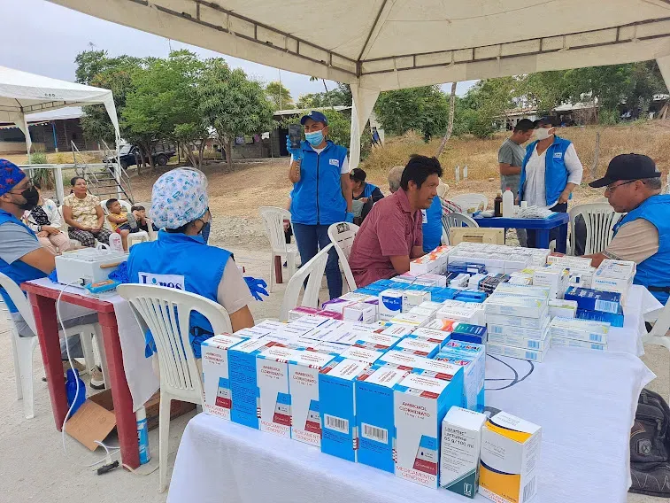 Brigada médica gratuita en Pedro Carbo