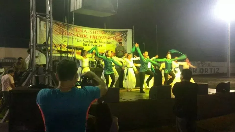 Cena show para 10,000 personas en Pedro Carbo