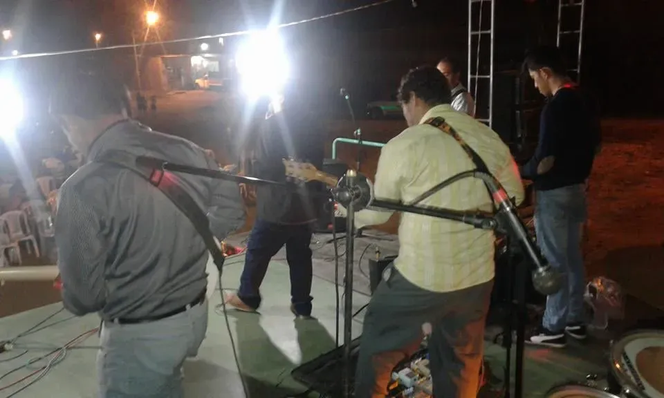 Cena show para habitantes de Barrio Garay en Playas