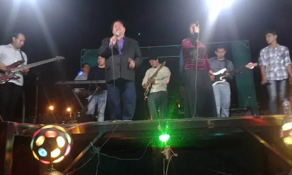 Cena show para habitantes de Barrio Garay en Playas