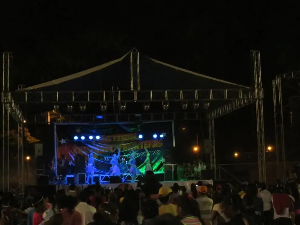 Festival cruzando fronteras en Pedro Carbo