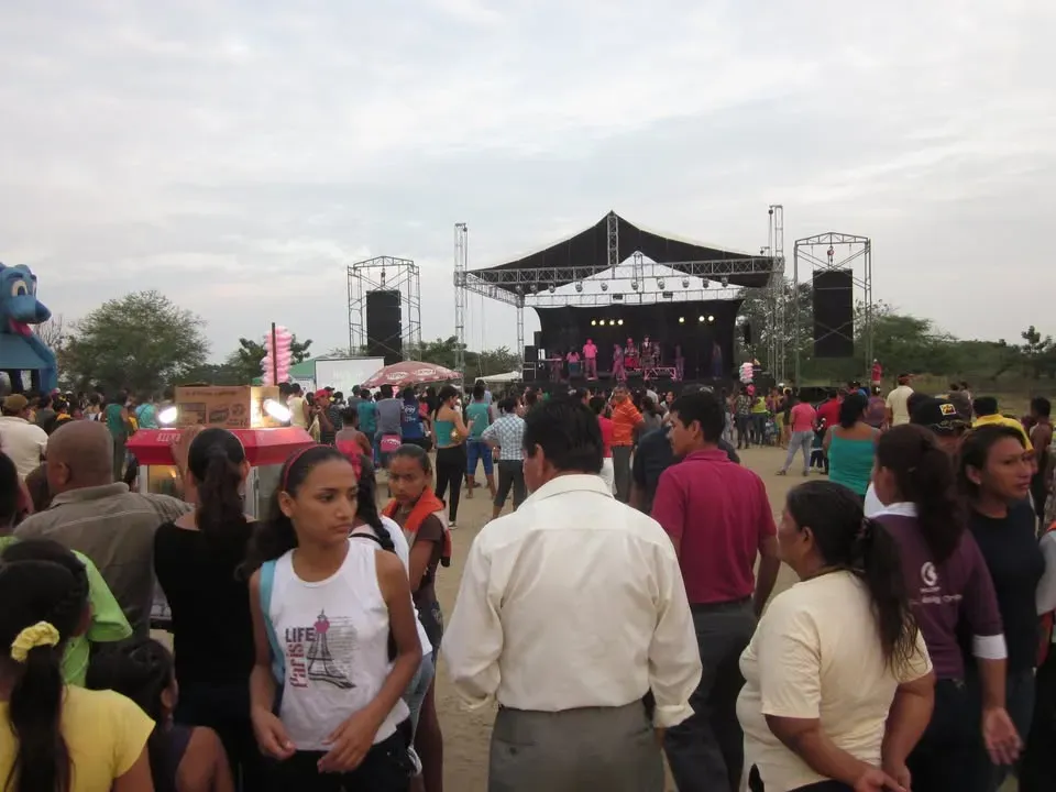 Festival cruzando fronteras en Pedro Carbo