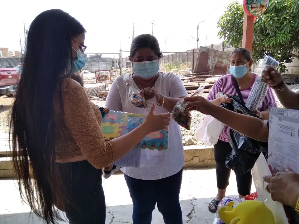 Festival Navideño alegra a 100 niños en Daule