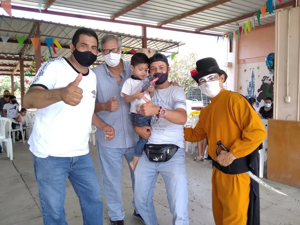 Festival Navideño alegra a 100 niños en Daule