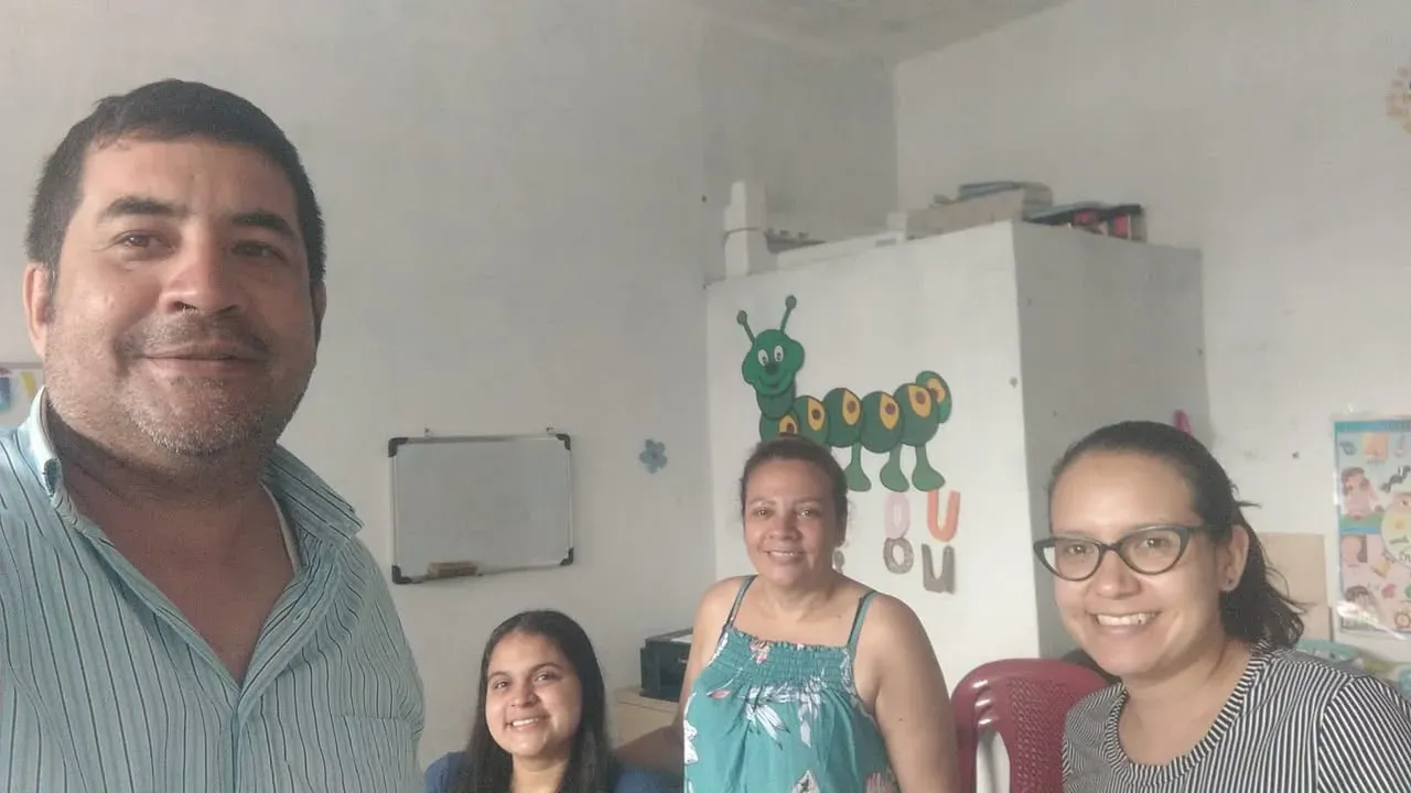 Fundación LIRES apoya educación en Isla Trinitaria