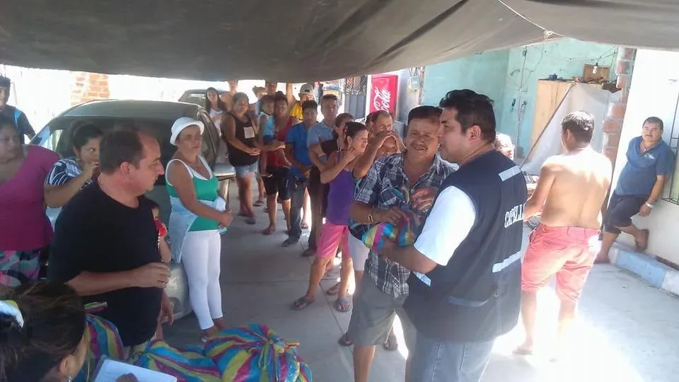 Fundación LIRES ayuda a hermanos en Manabí