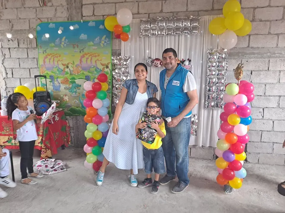 Fundación LIRES bendice a 40 niños en Guayaquil