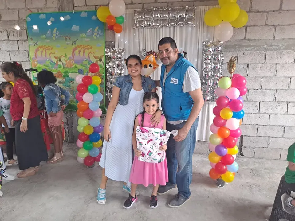 Fundación LIRES bendice a 40 niños en Guayaquil