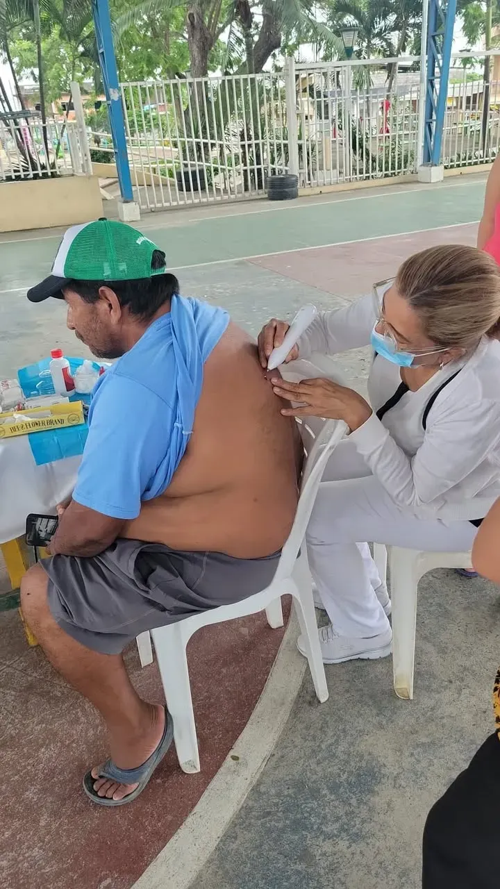 Fundación LIRES brinda atención médica en Pedro Carbo