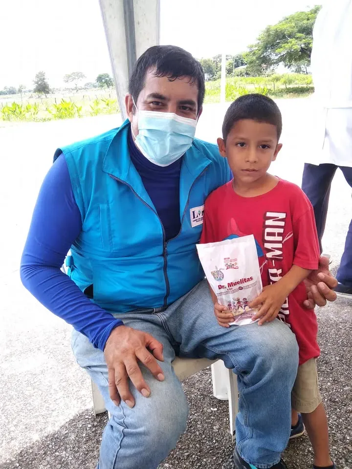 Fundación LIRES brinda atención odontológica a 110 personas en Guayas