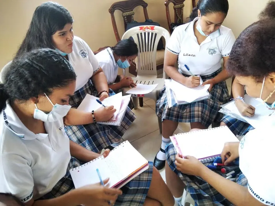 Fundación LIRES capacita en programa Prenatal