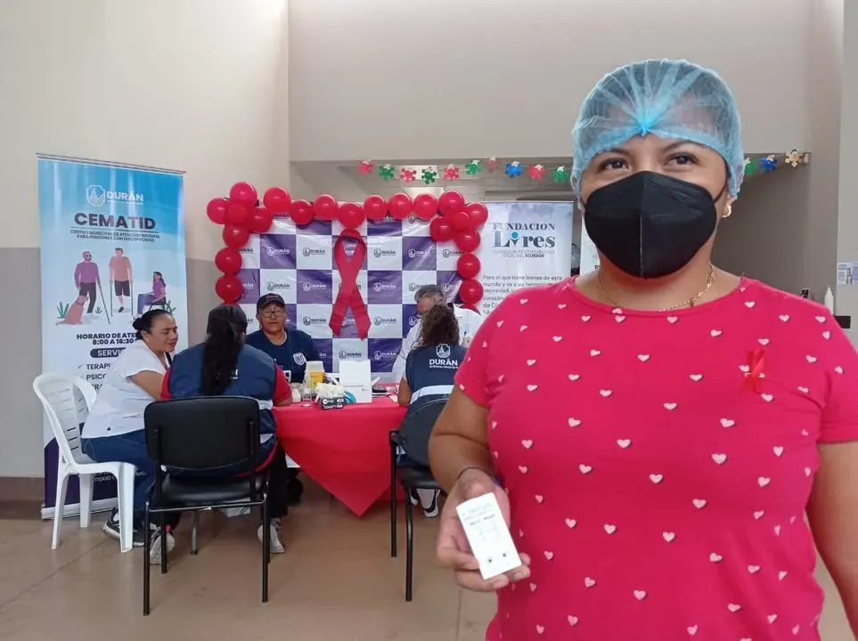 Fundación LIRES lleva concientización y pruebas de VIH a Durán