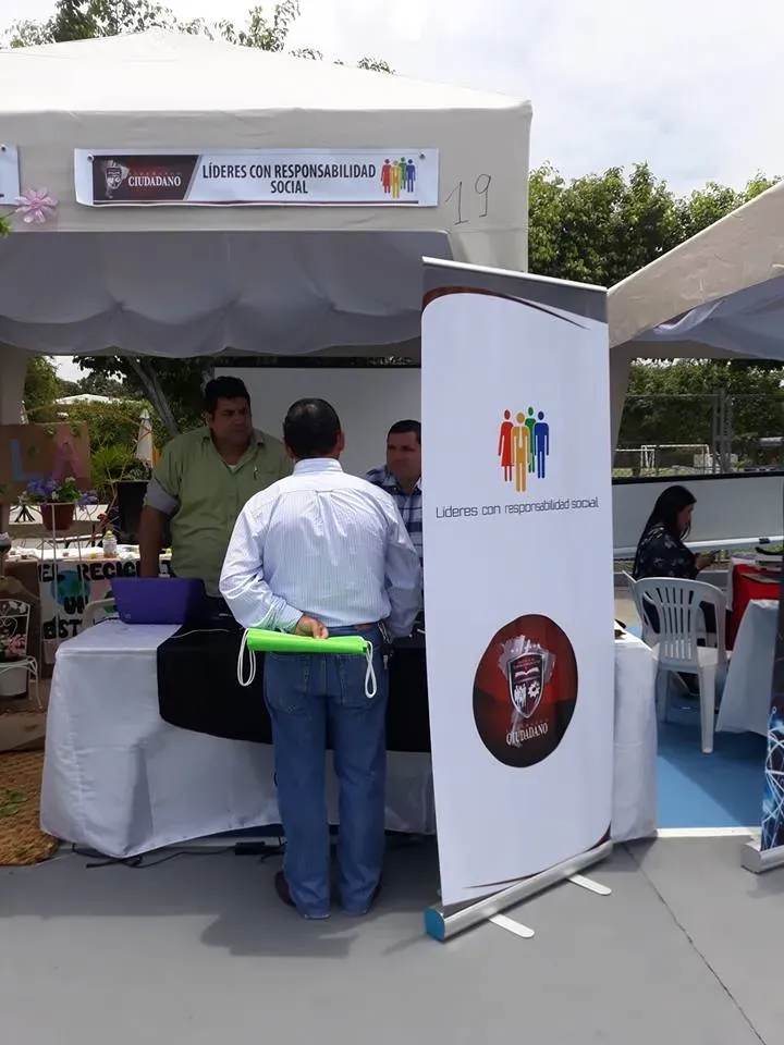 Líderes presentan proyectos en Escuela de Emprendimiento