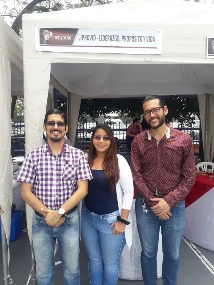 Líderes presentan proyectos en Escuela de Emprendimiento