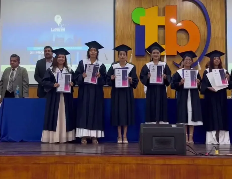 LIRES en ceremonia de incorporación de la XII promoción