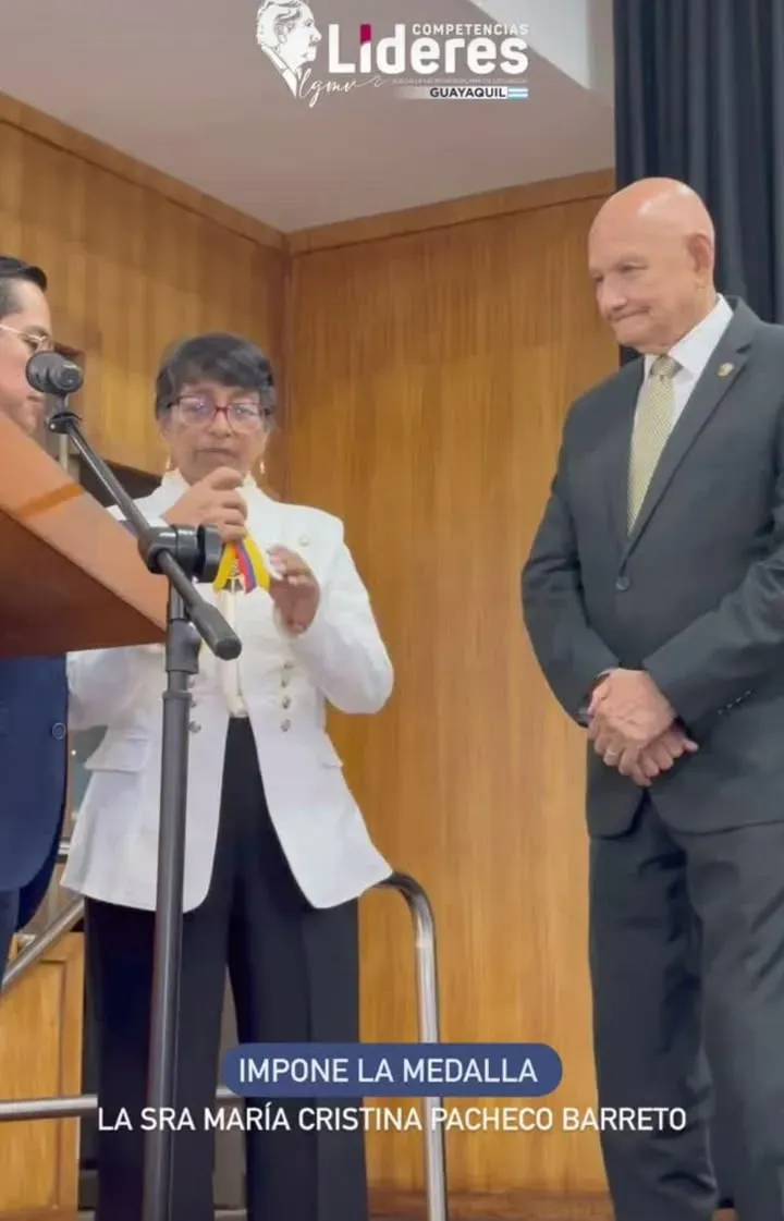 LIRES en ceremonia de incorporación de la XII promoción