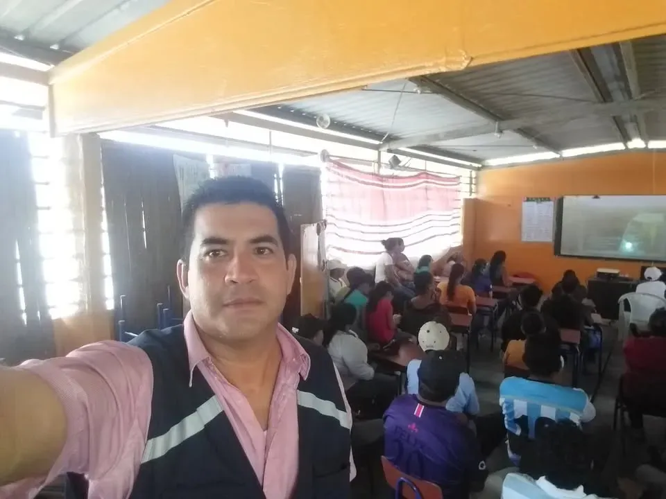 Taller de liderazgo en Juan Bautista Aguirre