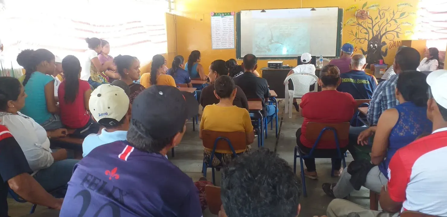Taller de liderazgo en Juan Bautista Aguirre